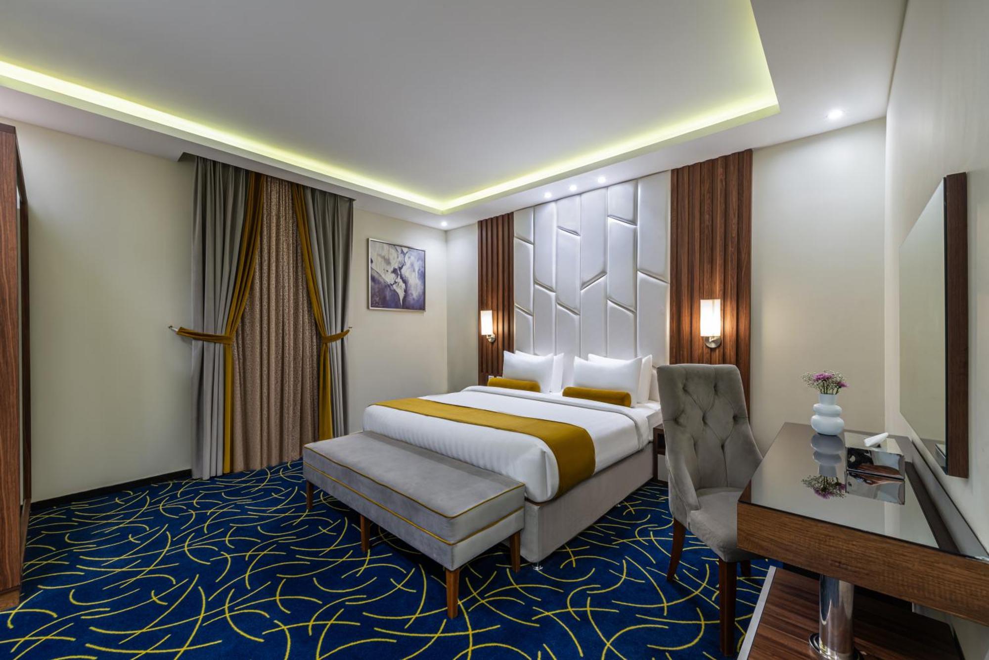 The Palace Hotel Suites คามิสมูชาอิท ภายนอก รูปภาพ