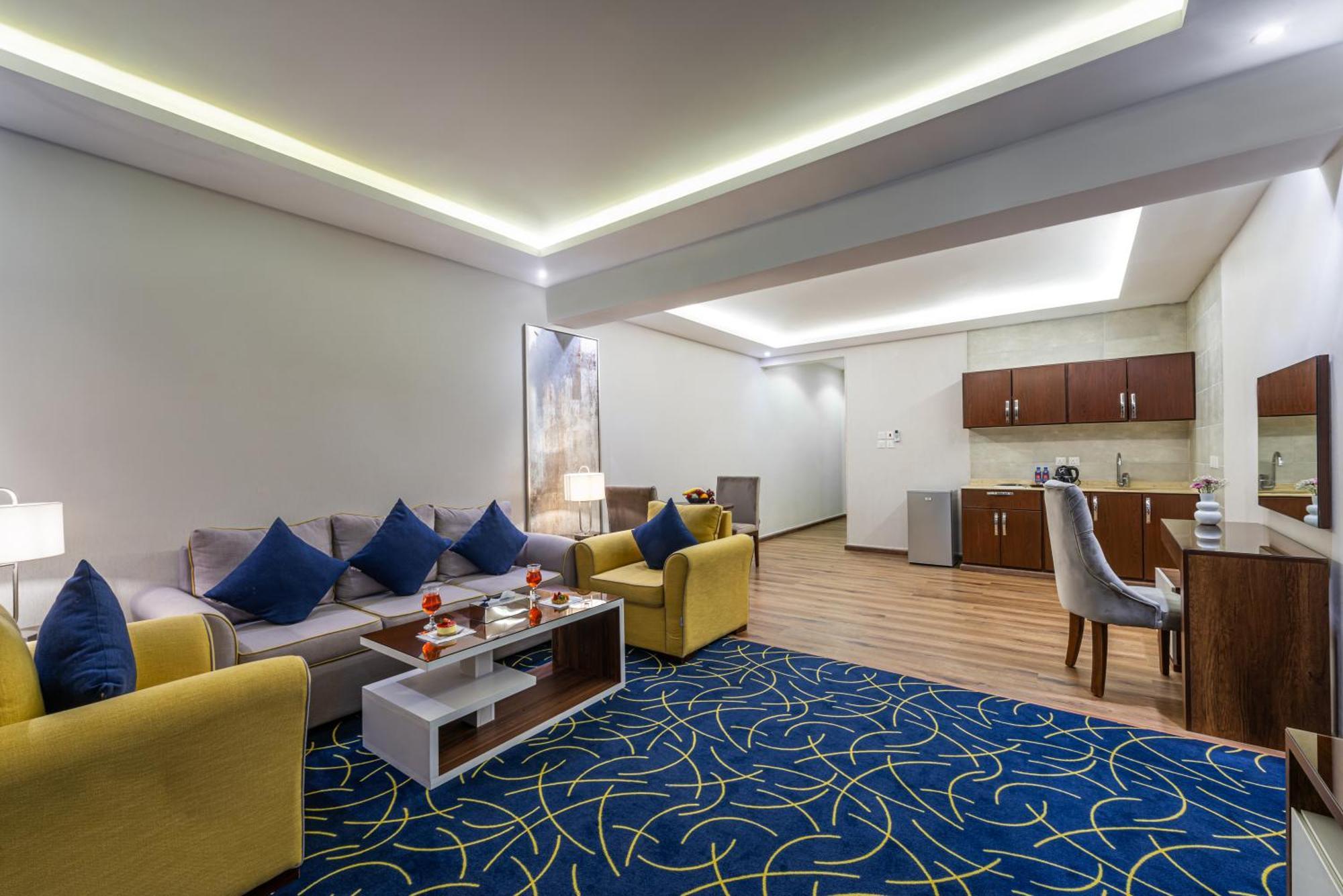 The Palace Hotel Suites คามิสมูชาอิท ภายนอก รูปภาพ