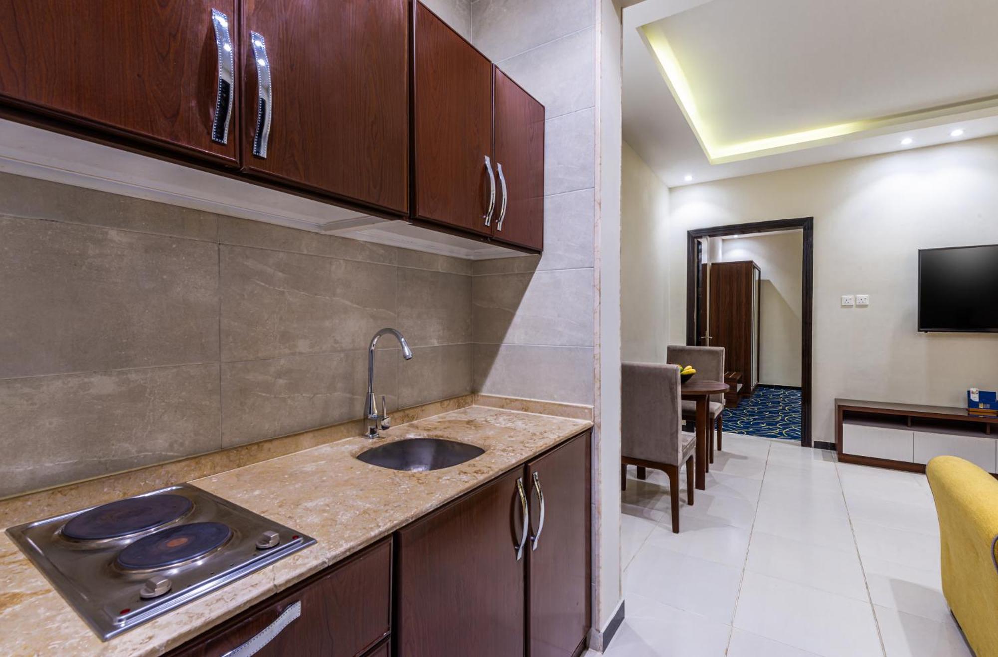 The Palace Hotel Suites คามิสมูชาอิท ภายนอก รูปภาพ