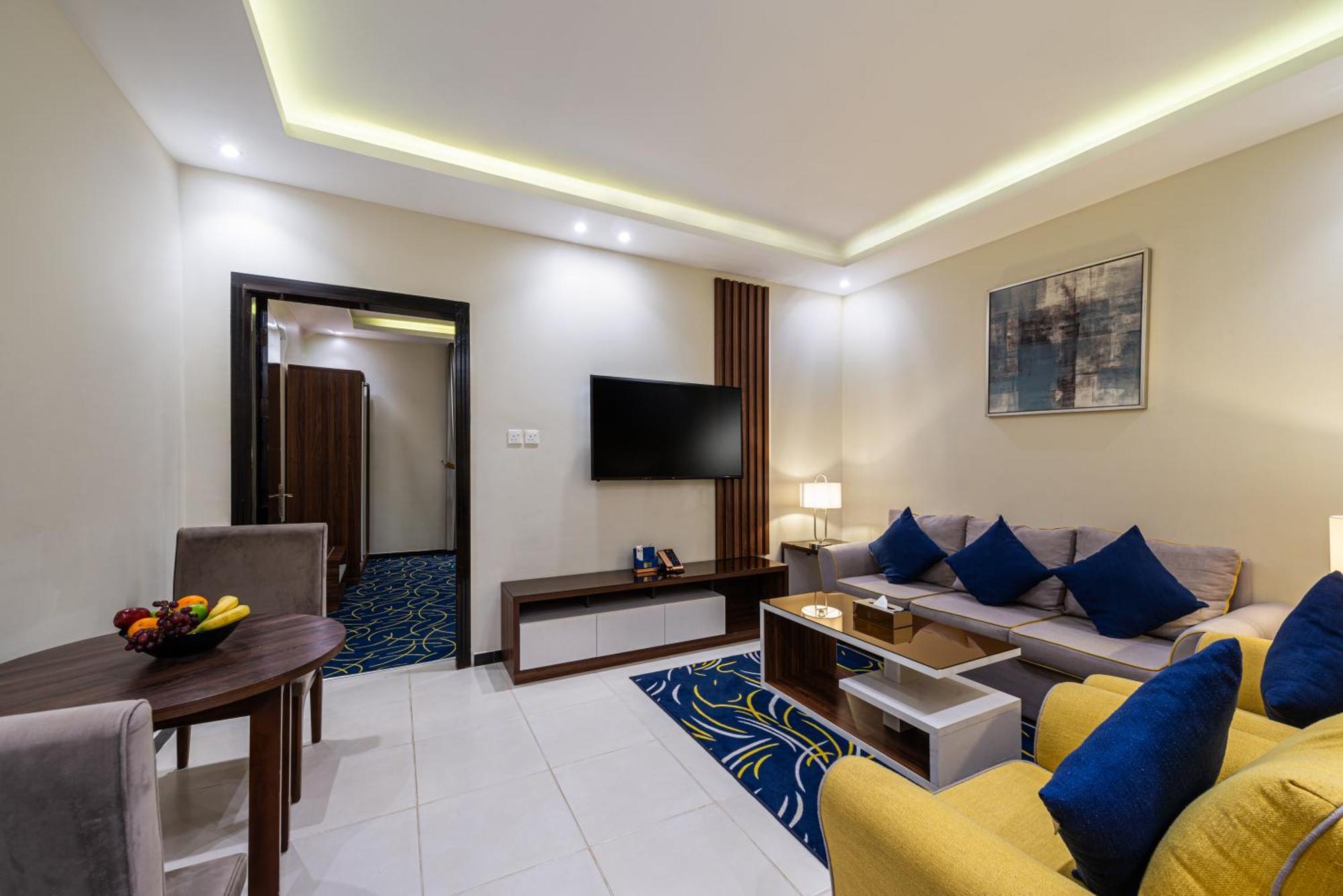 The Palace Hotel Suites คามิสมูชาอิท ภายนอก รูปภาพ