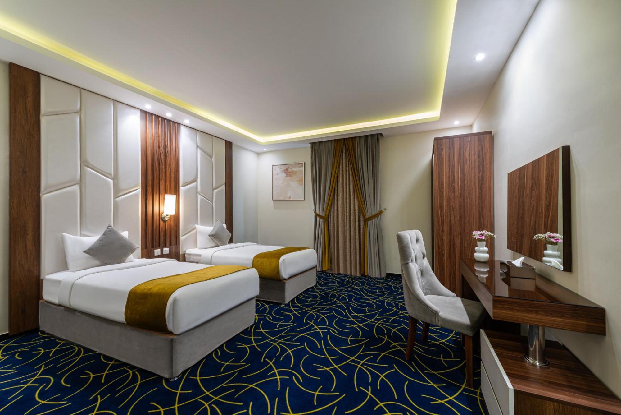 The Palace Hotel Suites คามิสมูชาอิท ภายนอก รูปภาพ
