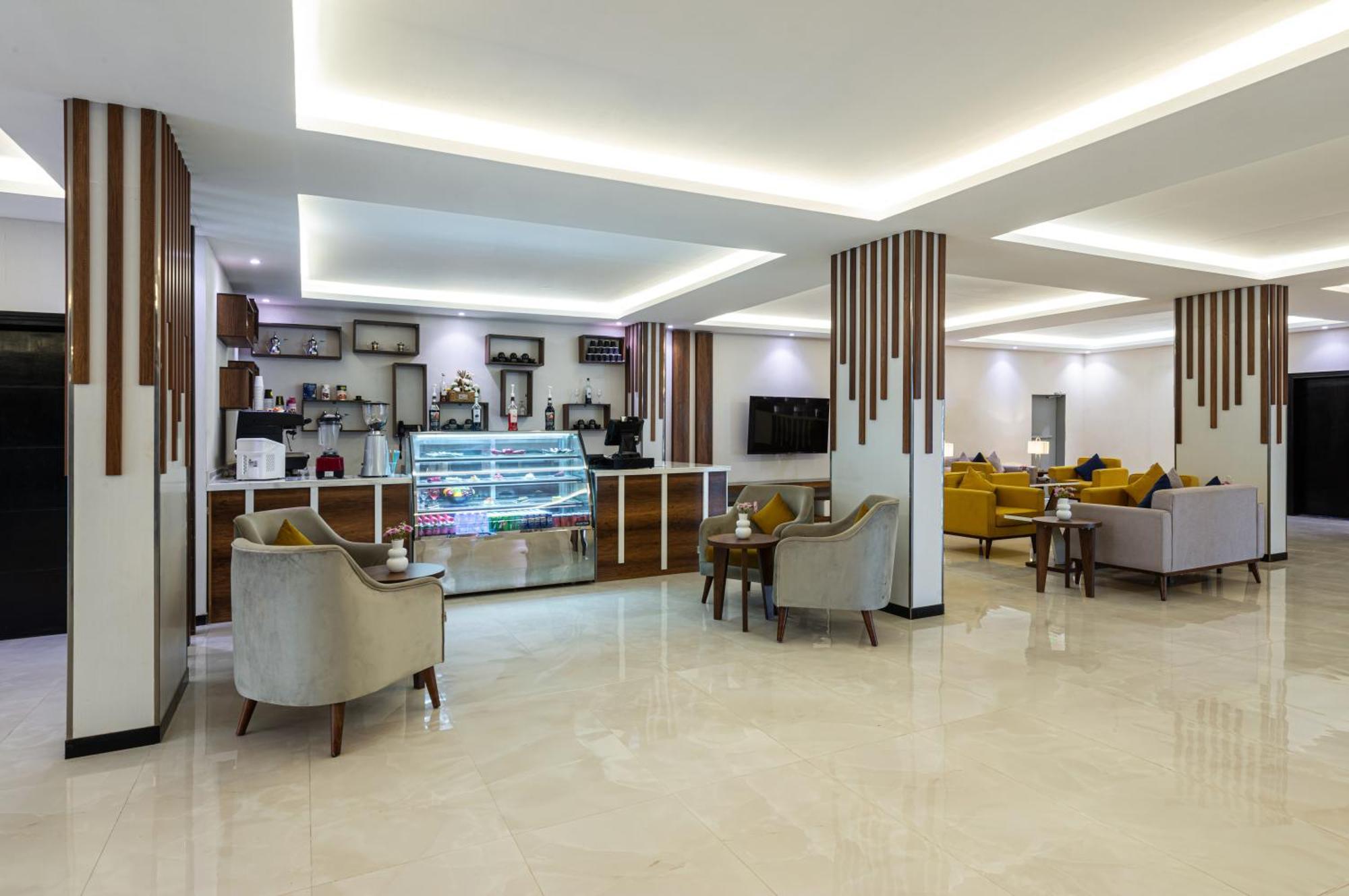 The Palace Hotel Suites คามิสมูชาอิท ภายนอก รูปภาพ
